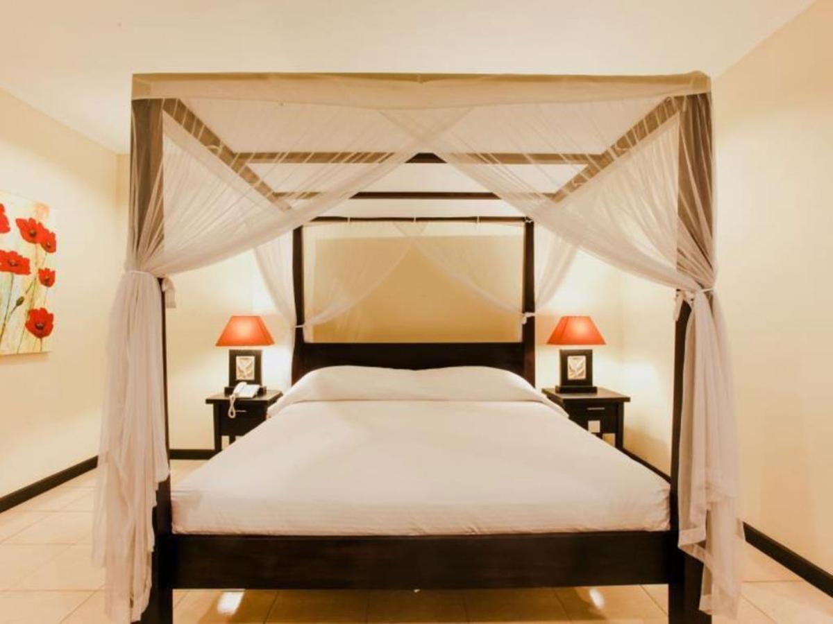 Hotel Intansari 덴파사르 외부 사진